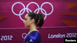 Pesenam juara dunia AS, Jordyn Wieber gagal masuk final Olimpiade London 2012 (29/7).