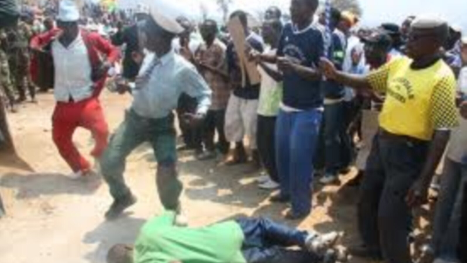 Mhirizhonga yevematongerwo enyika inonzi yakwira.