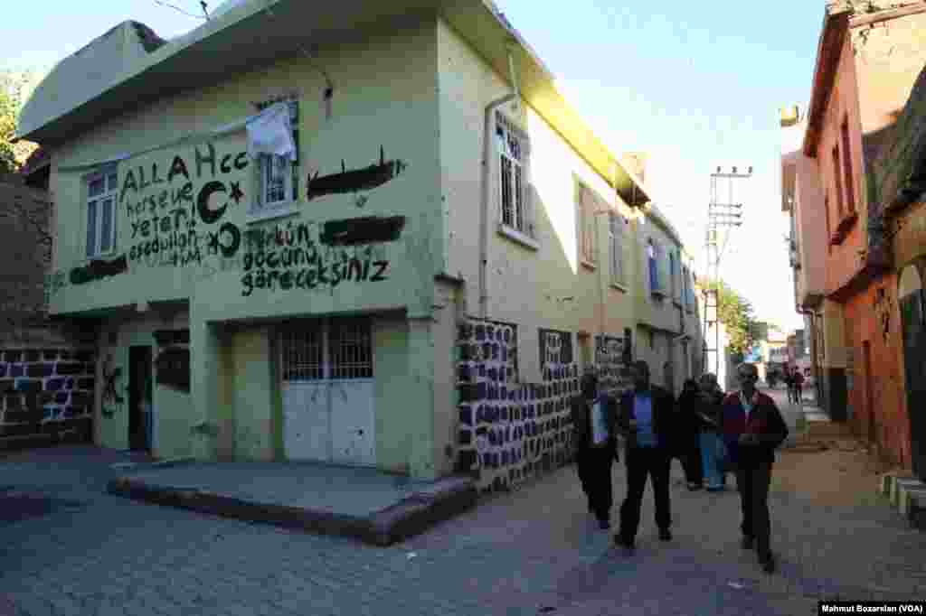 Diyarbakır'ın Sur mahallesinde seçim için sıkı güvenlik önlemleri alındı