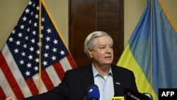 Сенатор США Ліндсі Грем під час пресконференції в Києві, 18 березня 2024 року.