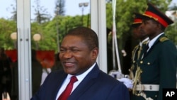 Le président mozambicain Filipe Nyusi au cours d’une cérémonie à Maputo, Mozambique, 24 janvier 2017.