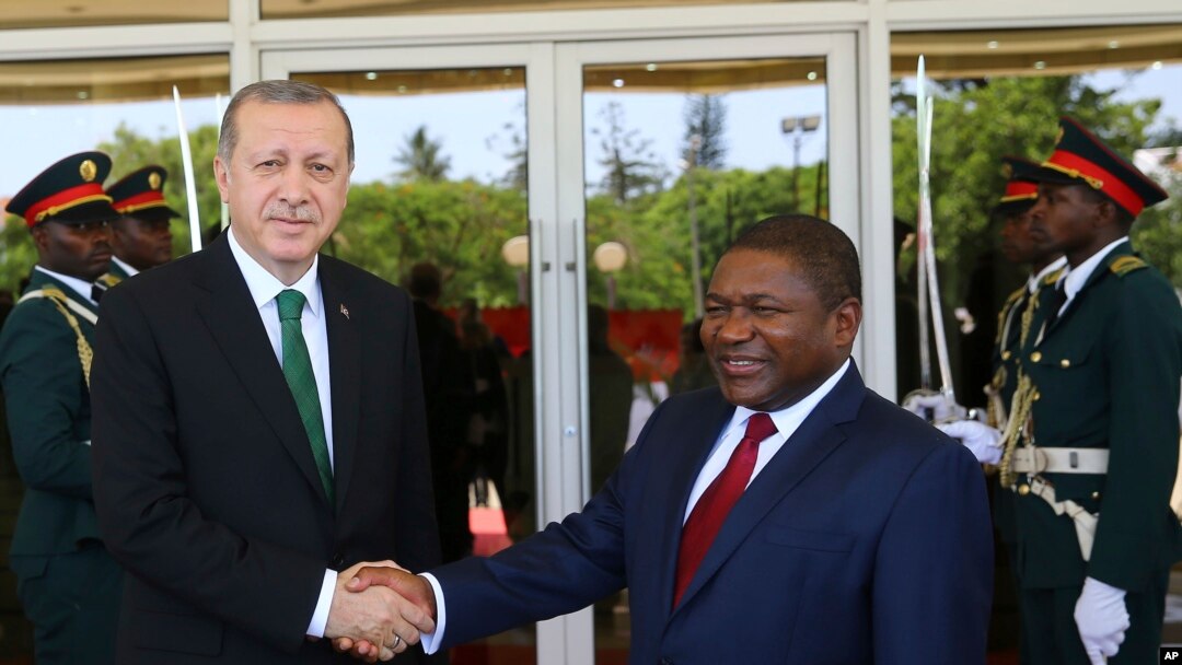 Perezida wa Turukiya Tayyip Erdogan, na mugenzi we wa Mozambike Filipe Nyusi i Maputo, Mozambike, kw'italiki ya 24/01/2021