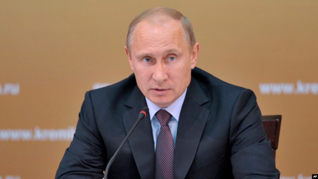 Presiden Rusia Vladimir Putin kecewa dengan keputusan Amerika membatalkan pertemuan bilateral di Moskow secara sepihak (foto: dok). 