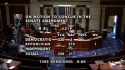 Prezidan Joe Biden siyen pwojè lwa ekonomik la avan li patisipe nan yon toune nan peyi a