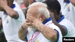 Perdana Menteri India Narendra Modi ikut yoga dalam rangka memperingati Hari Yoga Internasional di Ranchi, India, 21 Juni 2019. (Foto: Rajesh Kumar/Reuters)