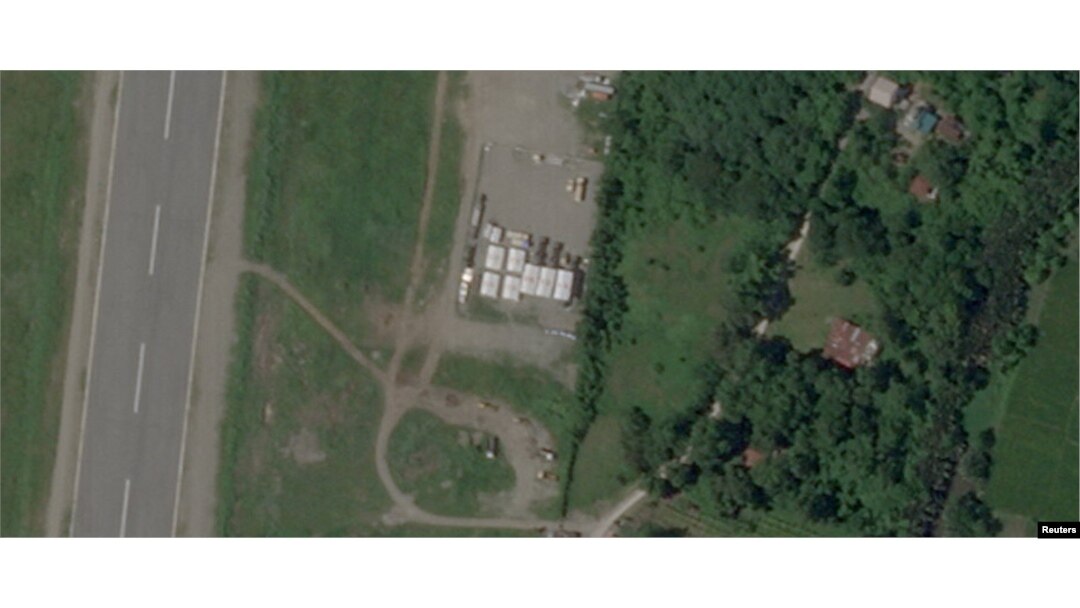 Sistem rudal Typhon di Bandara Internasional Laoag, di Laoag, Filipina, 13 September 2024. (Foto: Planet Labs Inc via REUTERS)