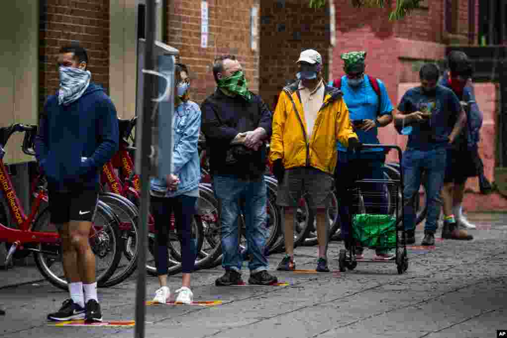 Washington DC, la capital de Estados Unidos, también ha modificado sus normas de conducta para que las personas estén más protegidas al momento de integrarse a grupos más grandes.