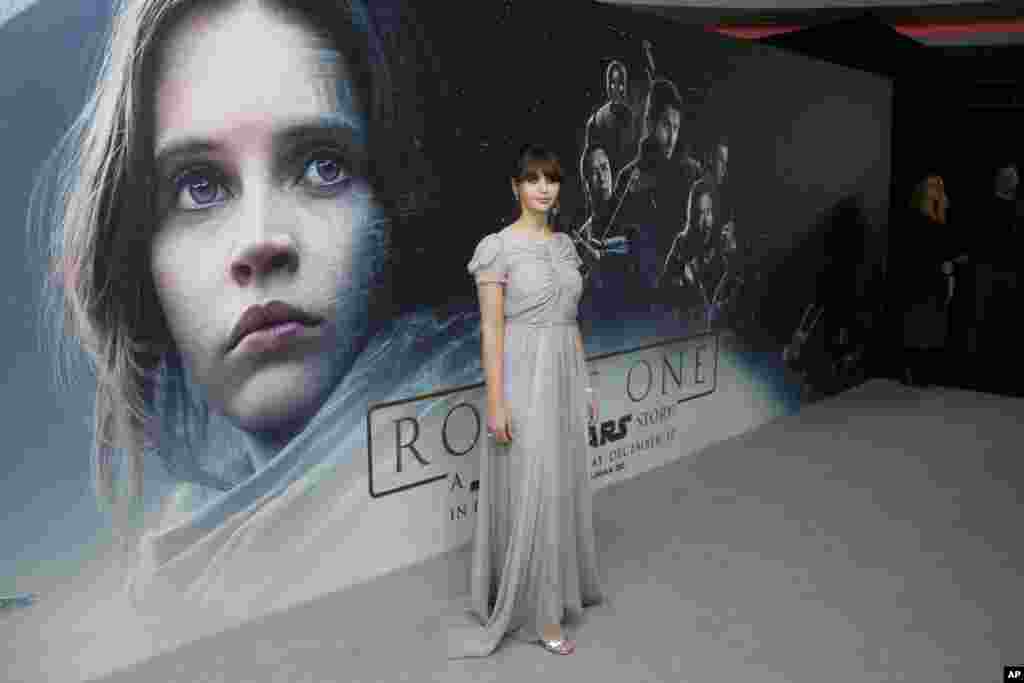 2016年12月13日，电影《星球大战外传：侠盗一号》（Rogue One: A Star Wars Story ）的演员 Felicity Jones 出席活动。这部电影是2016年票房最高的影片。