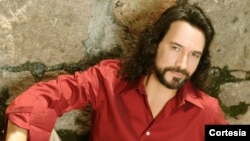 Marco Antonio Solís es considerado la voz romántica y poética de México para el mundo.