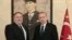 美国国务卿蓬佩奥和土耳其总统埃尔多安在安卡拉讨论旅美沙特记者卡舒吉在沙特驻伊斯坦布尔领事馆被杀事件。（2018年10月17日）