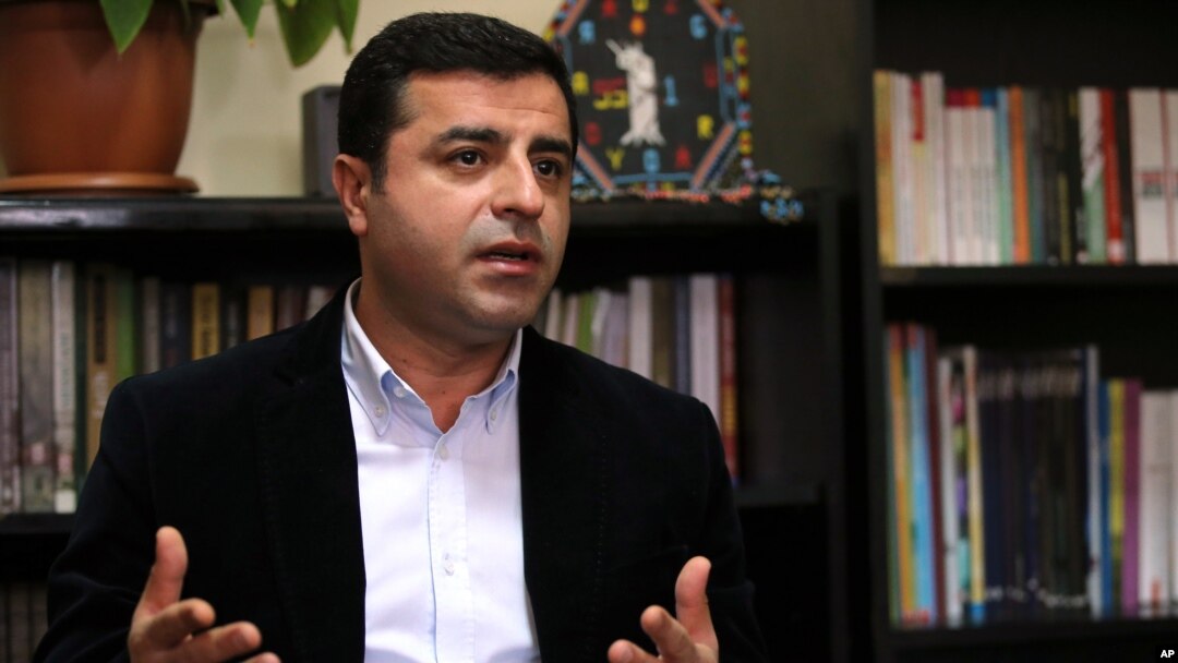 Selahattin Demirtas of the pro-Kurdish People's Democratic Party (HDP) speaks at a news conference at Ozgur radio station in Istanbul, Turkey, Oct. 30, 2015. 