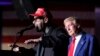 Nicky Jam Wetire Sipò li pou Donald Trump nan Eleksyon Prezidansyèl la