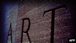 Tượng khỏa thân của Phương Vũ Mạnh bị cấm vì giống Hồ Chí Minh