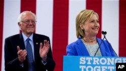 Bernie Sanders a apporté son soutien à Hillary Clinton mardi 12 juillet 2016 à Portsmouth, dans le New Hampshire.