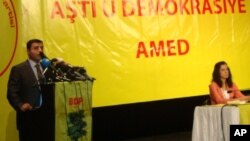 Civîna Gruba Partîya Aşitî û Demokrasîyê li Dîyarbekirê.