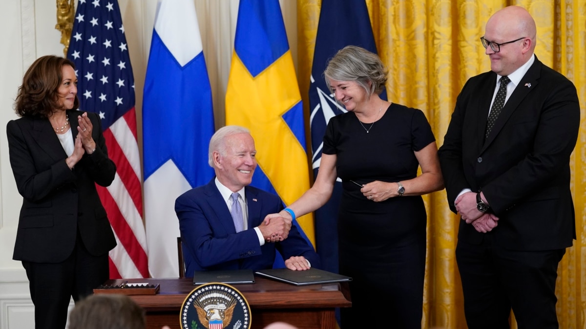 拜登签署芬兰瑞典加入北约议定书 北约重大扩充迈进一步