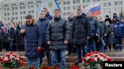 俄罗斯人在萨马拉地区举行仪式，悼念在乌克兰被打死的俄罗斯军人。(2022年1月3日)