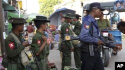 Menurut Matthew Smith dari Human Rights Watch, ada ratusan orang dipenjara di berbagai tempat tahanan di negara bagian Rakhine (foto: dok).