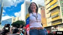 ARCHVO - La dirigente opositora María Corina Machado participa en una protesta en Caracas antes de la inminente investidura de Nicolás Maduro como gobernante, el 9 de enero de 2025.