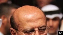 Yemeni Foreign Minister Abu Bakr al-Qirbi (file photo).