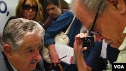 José Mujica dijo que si llegara a ganar, "agradecería al pueblo uruguayo" por mirar más allá de los estereotipos.