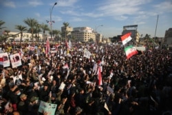 이라크 바그다드의 타흐리르 광장에서 지난 3일 지난해 미군 무인기 공습으로 숨진 가셈 솔레이마니 이란 혁명수비대 사령관의 사망 1주기를 맞아 대규모 반미 시위가 열렸다.