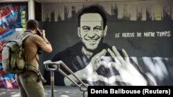 Mural of Aleksey Navalny by Swiss artists Julien Baro & Lud is pictured ahead of the June 16, 2021, summit between U.S. President Joe Biden and Russian President Vladimir Putin in Geneva.