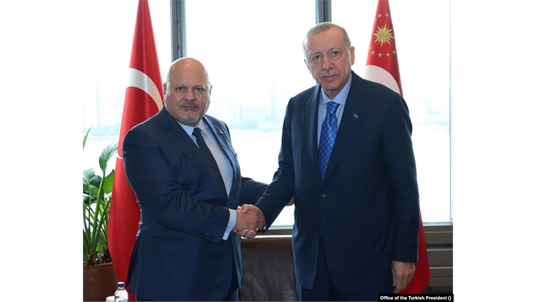 Uluslararası Ceza Mahkemesi Başsavcısı Kerim Khan'ı Türkevi'nde kabul eden Cumhurbaşkanı Erdoğan