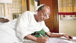 করোনা আক্রান্ত হয়ে কলকাতায় মারা গেছেন কবি শঙ্খ ঘোষ
