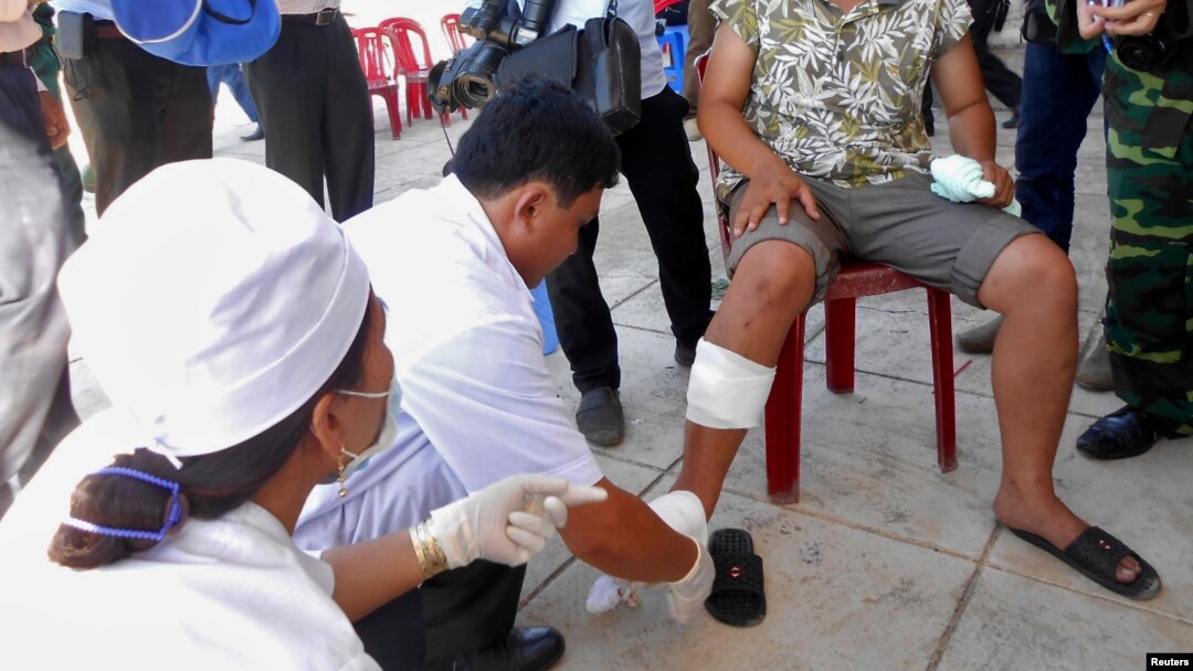 Ngư dân Việt Nam bị thương trong một vụ đâm va với tàu Trung Quốc hồi năm ngoái. 