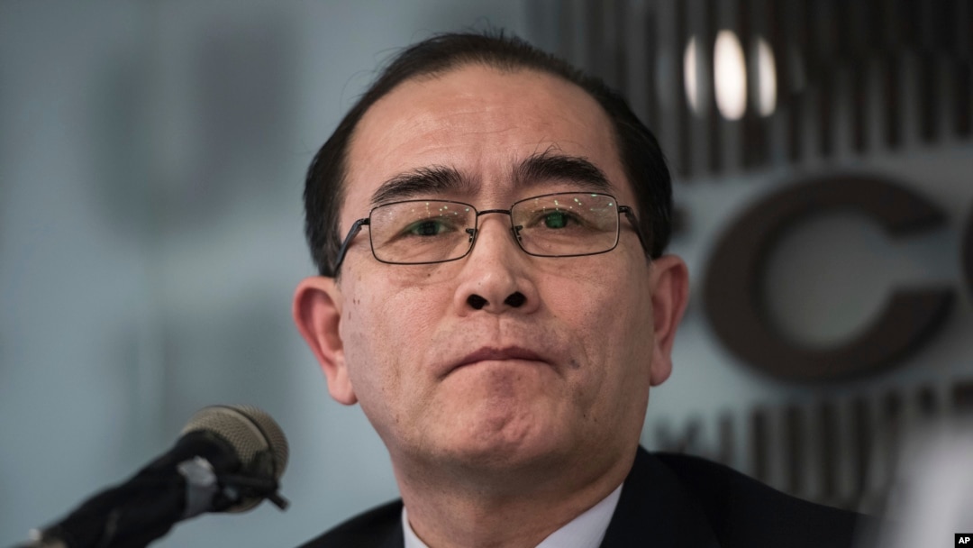 Thae Yong-ho, mantan diplomat Korut yang membelot berbicara di Seoul, Rabu (25/1).