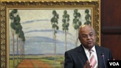 Menkeu Afrika Selatan Pravin Gordhan (18/5) mendesak agar Kepala IMF berikutnya dipilih dari negara berkembang.