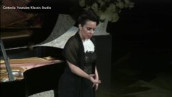 Soprano hispana triunfa en la opera e inspira a futuras generaciones