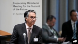 FILE - Pakistan's Foreign Minister Jalil Abbas Jilani speaks during the Summit of the Future, at United Nations headquarters in New York, Sept. 21, 2023. Amid efforts to defuse tensions between Pakistan and Iran, Jilani is due to meet with his Iranian counterpart on Jan. 29.