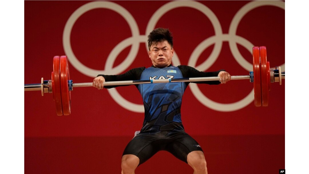 Cabang angkat berat mewakili seperempat dari kasus positif doping olimpiade.