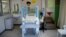 Un lit d'hôpital pédiatrique à l'hôpital pour enfants Nelson Mandela à Johannesburg, Afrique du Sud, le 2 décembre 2016.