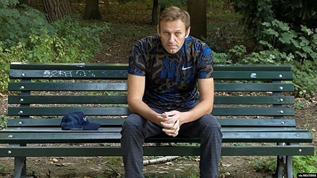 Pemimpin oposisi Rusia Alexei Navalny di Berlin, Jerman di mana dia menjalani perawatan medis. 