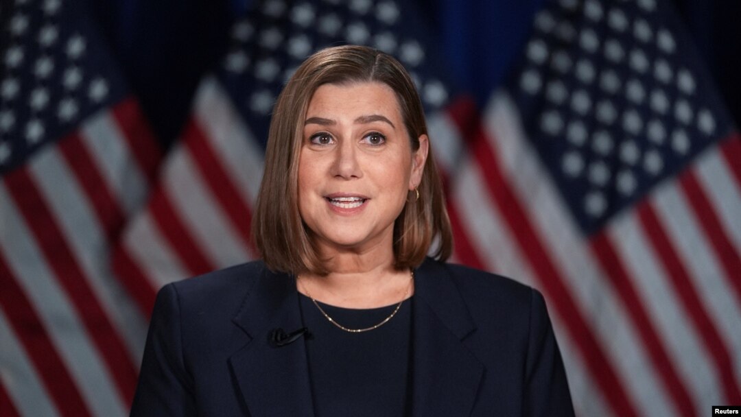 Elisa Slotkin, članica američkog Senata, u odgovoru na obraćanje američkog predsednika Donalda Trampa u Kongresu (Paul Sancya/Pool via REUTERS)