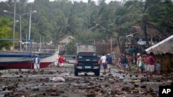 Keadaan di Propinsi Albay, Filipina, setelah dihantam Topan Haiyan (8/11/2013). Federasi Palang Merah Internasional melaporkan bahwa daerah-daerah miskin rawan bencana belum bisa merasakan manfaat teknologi untuk membantu keberadaan mereka. 