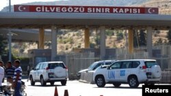 خودروهای سازمان ملل در مرز ترکیه و سوریه