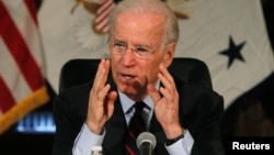 El vicepresidente Joe Biden presiona para que el Congreso reforme las leyes del país que regulan la compra y uso de armas de fuego.