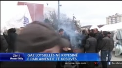 Gaz lotsjellës në parlamentin e Kosovës