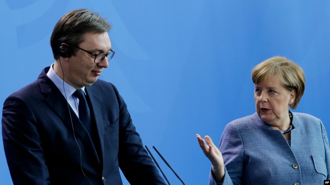 Arhova - Predsednik Srbije Aleksandar Vučić tokom konferencije za štampu sa kancelarkom Nemačke, Angelom Merkel, nakon sastanka u Berlinu, 27. februara 2018.