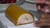 Cette bûche est en réalité composée de foie gras, à Madagascar, le 22 décembre 2020.