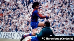 Imagen de Archivo del peruano Hugo Sotil, considerado uno de los mejores jugadores sudamericanos de su tiempo. Sotil fue jugador del FC Barcelona entre 1973 y 1976. (Cortesía FC Barcelona)
