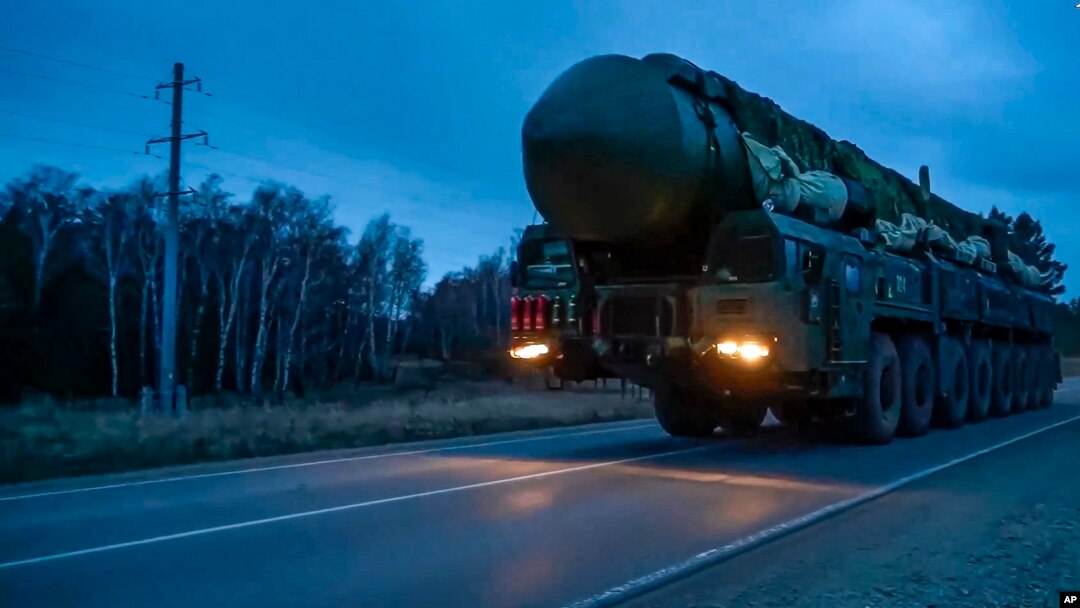 Межконтинентальная баллистическая ракетная установка «Ярс» во время военных учений в России. (Пресс-служба Минобороны России через AP)