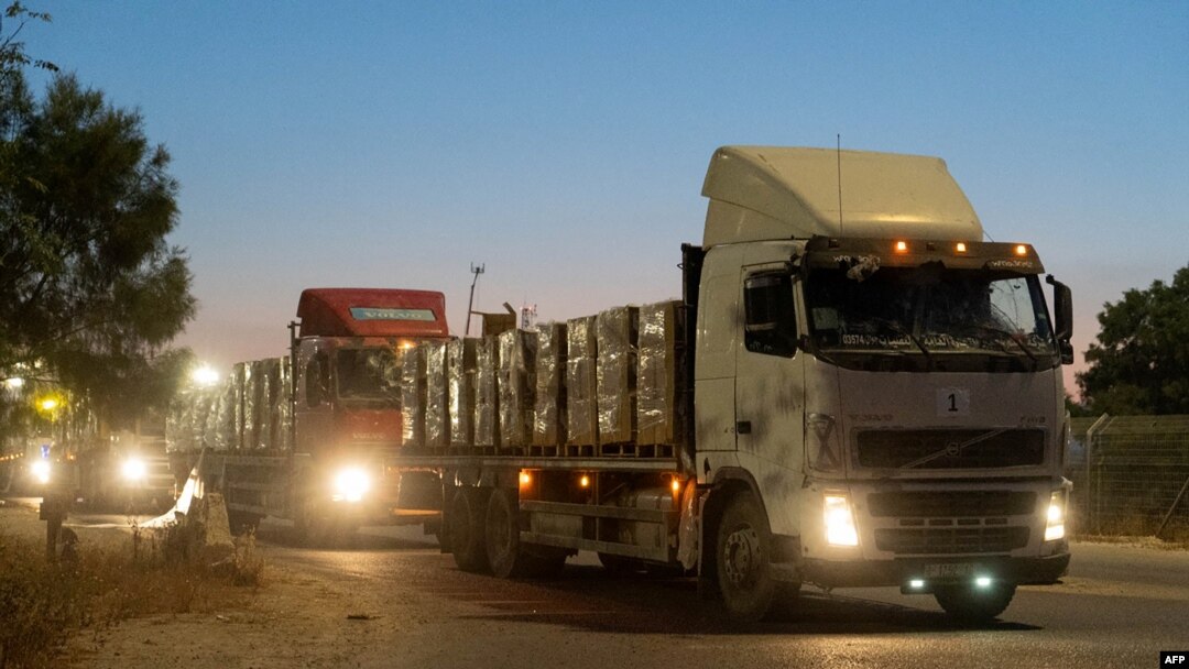 Израелски воздушни напади ја погодија централна Газа.