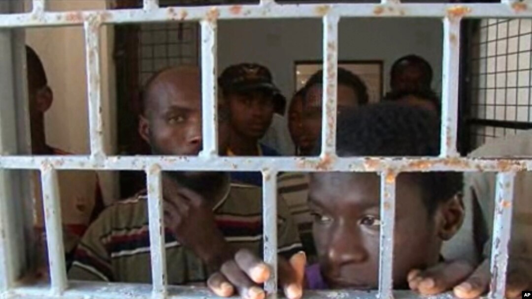 Abimukira b'Abanyafrika mu gasho k'abagabo i Sabratha, Libiya, ukwezi kwa cumi 2013.