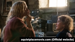 La película de horror “A Quiet Place”, dirigida y protagonizada por John Krasinksi, debutó con 50 millones de dólares en las taquillas en Estados Unidos y Canadá.