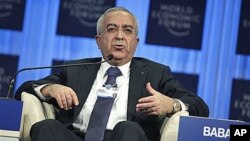 Palestinian Prime Minister Salam Fayyad speaks during a session at the World Economic Forum in Davos, Switzerland, January 29, 2011